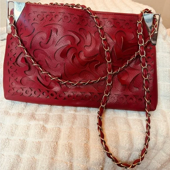 Handmade artisan laser cut leather bag artist unknown. Pristine real silk lining - Picture 4 of 14